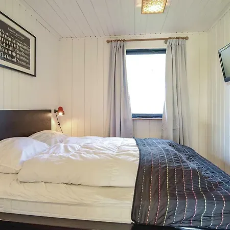 בית נופש Three-bedroom Holiday In בלבאנד