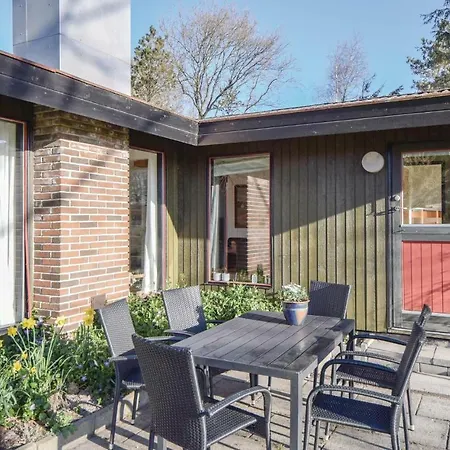 בית נופש Three-bedroom Holiday In