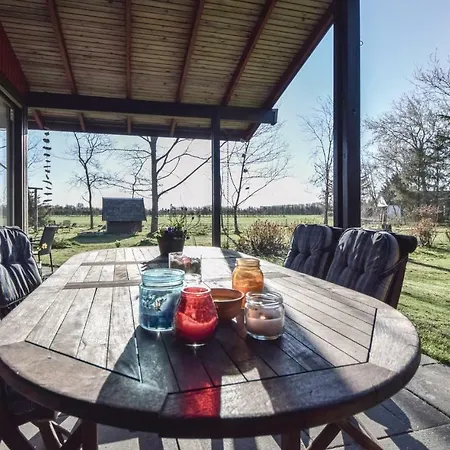 Three-bedroom Holiday In * בלבאנד