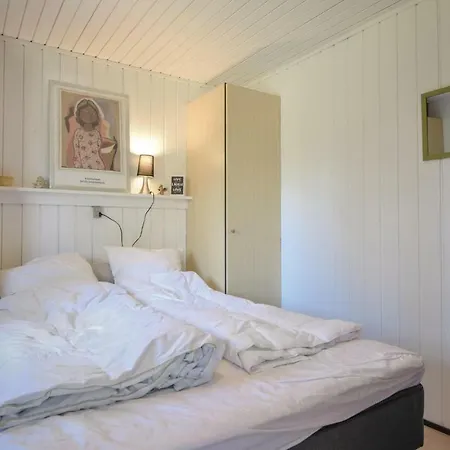 Three-bedroom Holiday In * בלבאנד